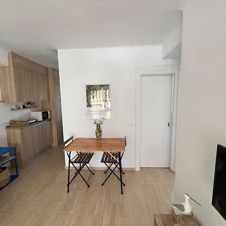 En Paseo Maritimo De Apartamento Torremolinos